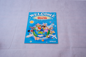 Welcome to the Learning World Blue Book　アプリコット出版